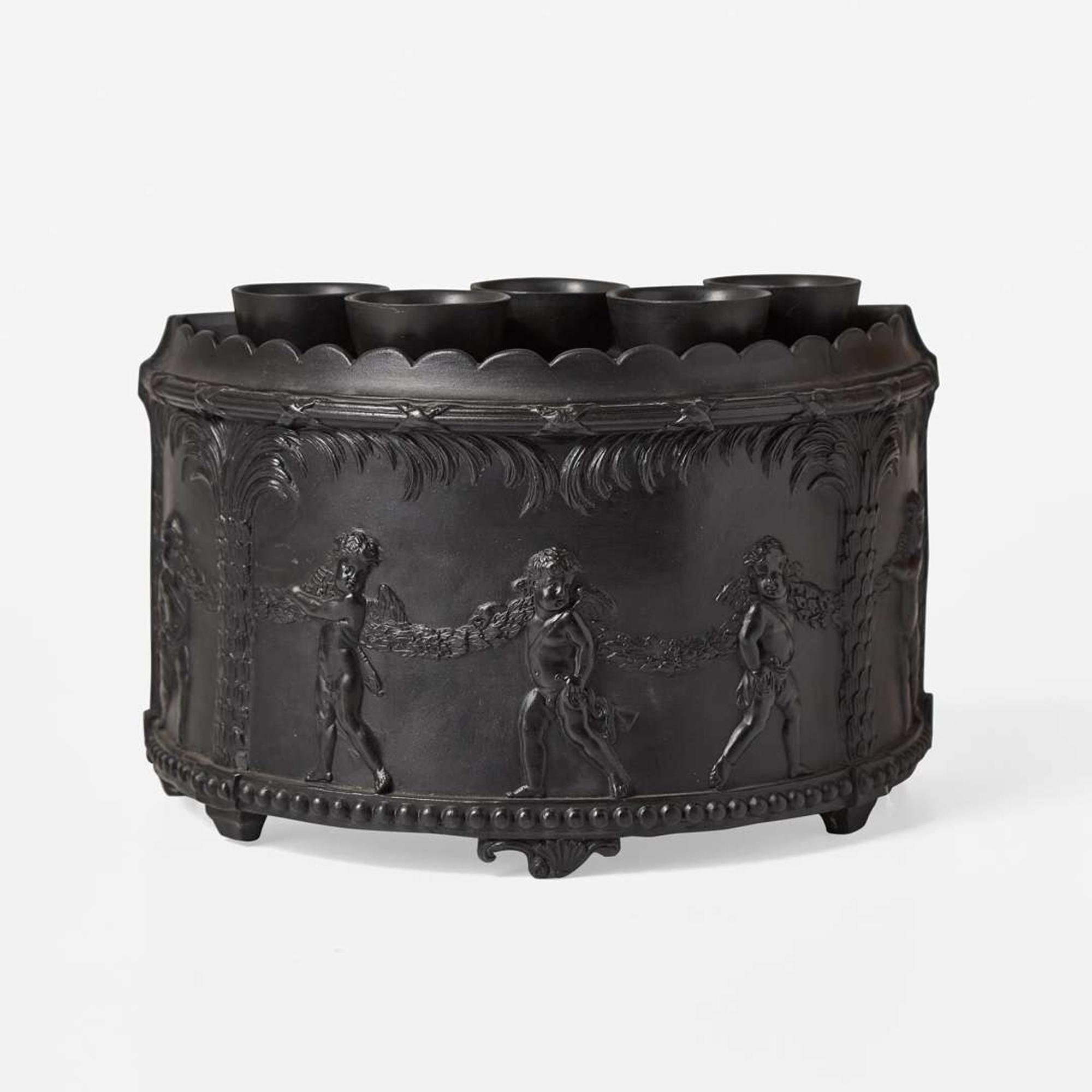A Wedgwood Black Basalt Crocus Pot UK, circa 1800
