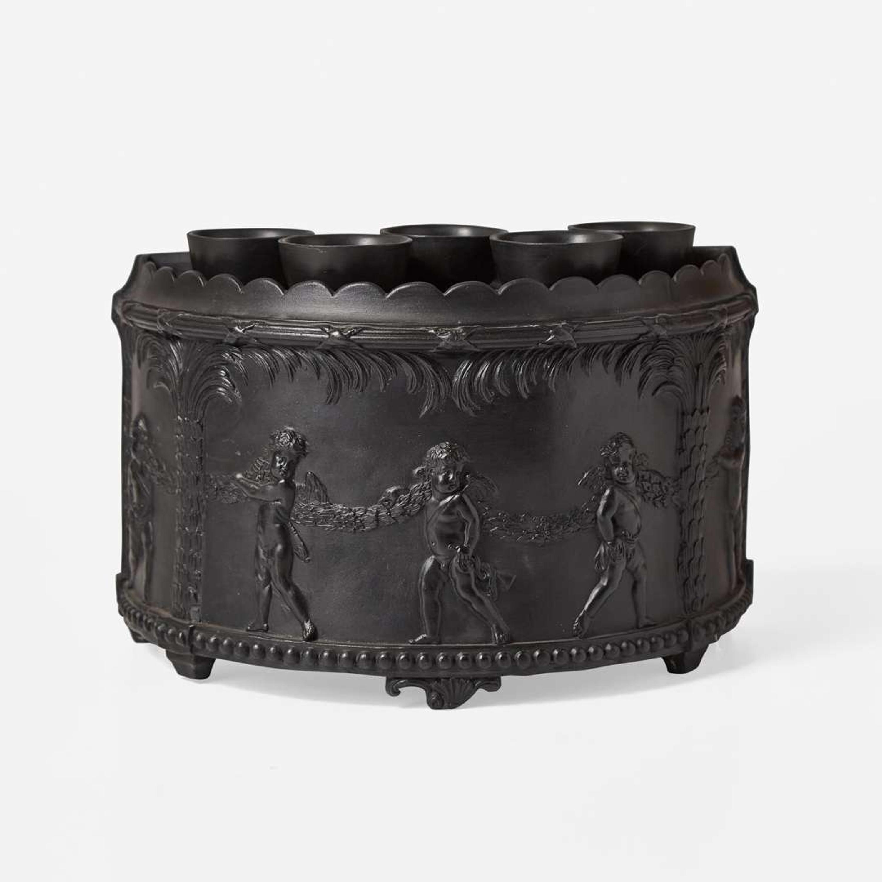 A Wedgwood Black Basalt Crocus Pot UK, circa 1800