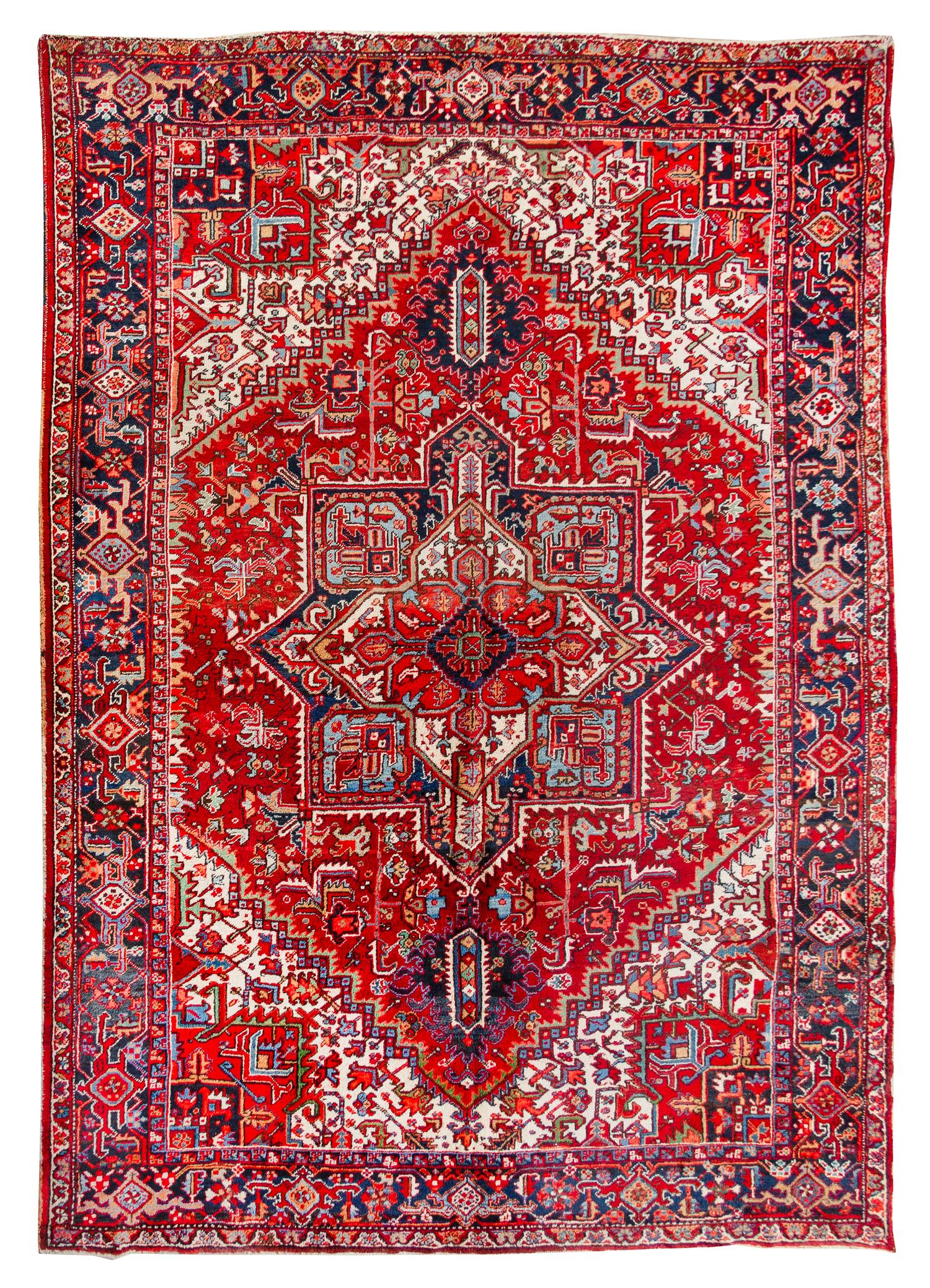 A Heriz Wool Rug 11 feet 3 inches x 9 feet 3 inches. — FIRST HALF 20TH CENTURY