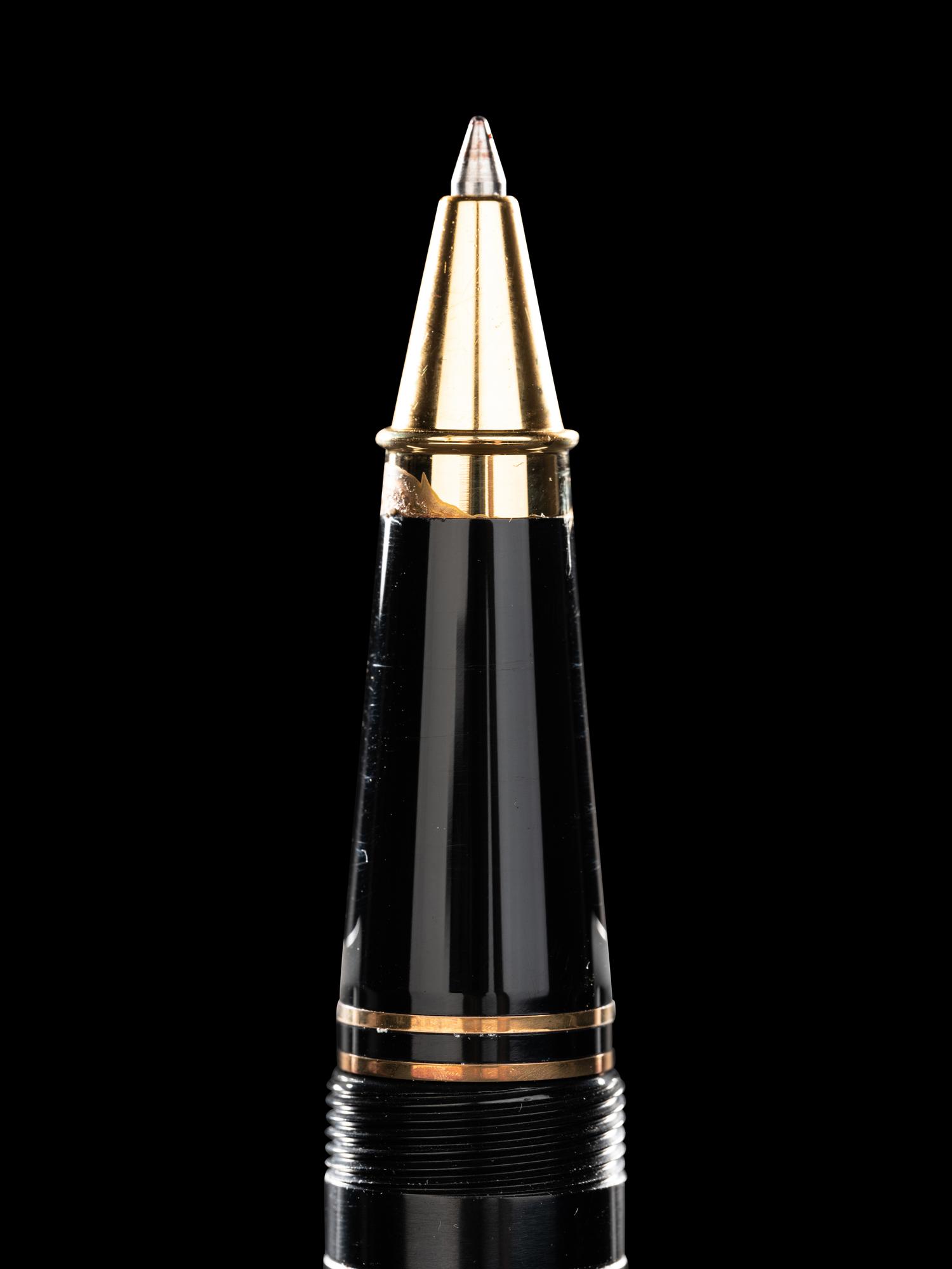 Conway Stewart: Churchill-Ebonite and Gilt Trim Limited Edition Ballpoint Pen
