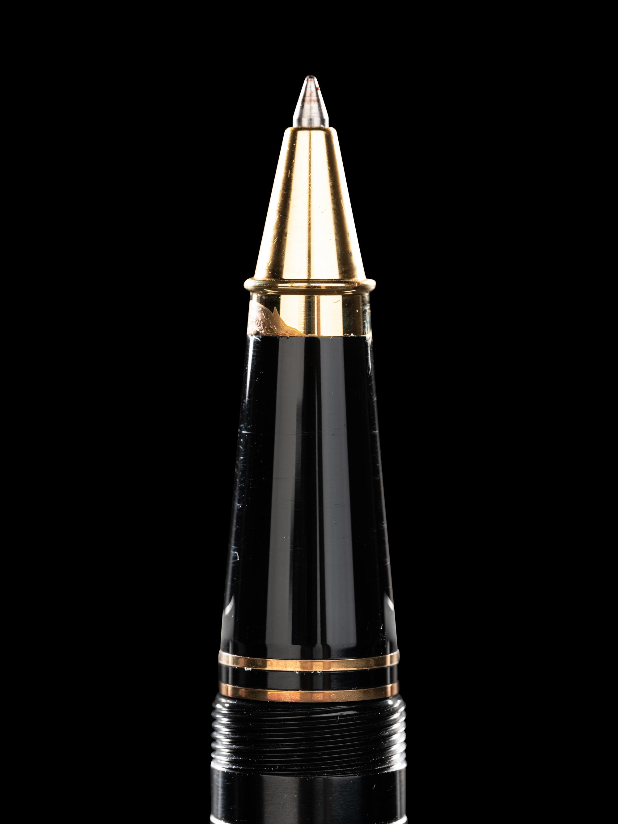 Conway Stewart: Churchill-Ebonite and Gilt Trim Limited Edition Ballpoint Pen