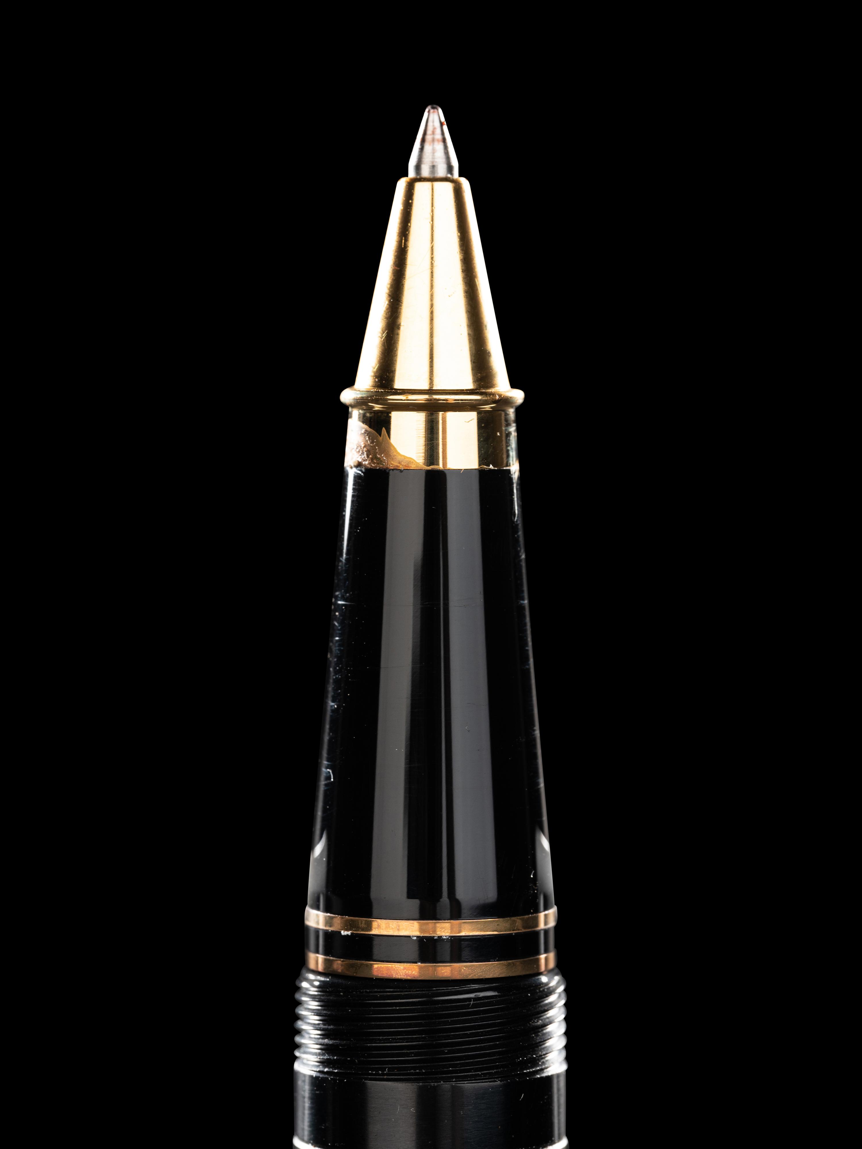 Conway Stewart: Churchill-Ebonite and Gilt Trim Limited Edition Ballpoint Pen