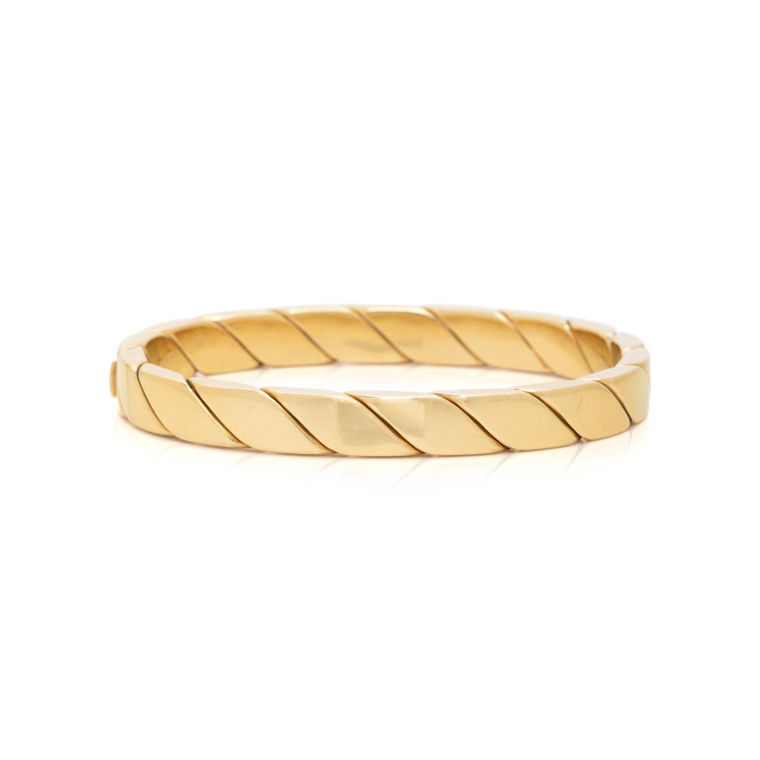 TIFFANY & CO., YELLOW GOLD BANGLE BRACELET