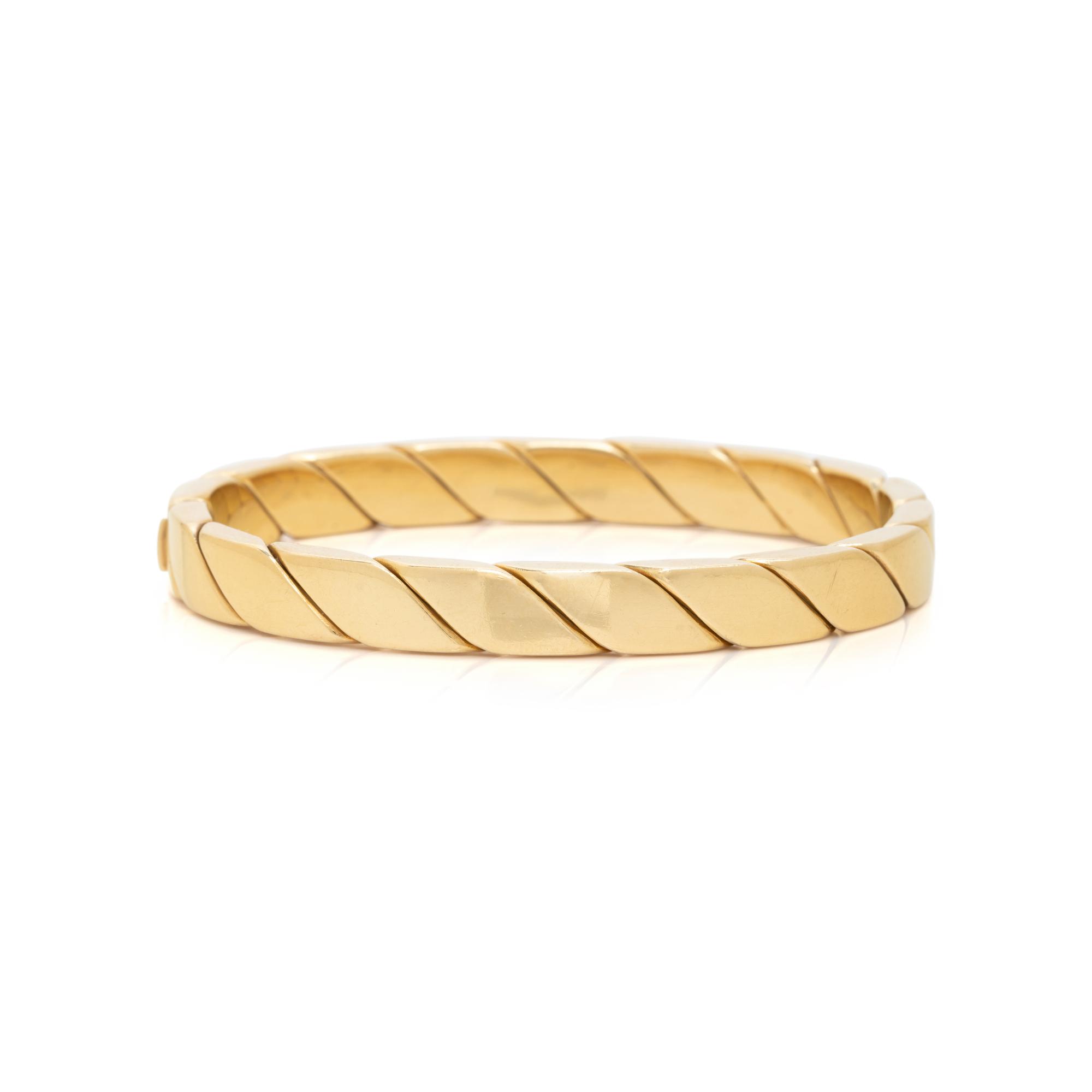 TIFFANY & CO., YELLOW GOLD BANGLE BRACELET