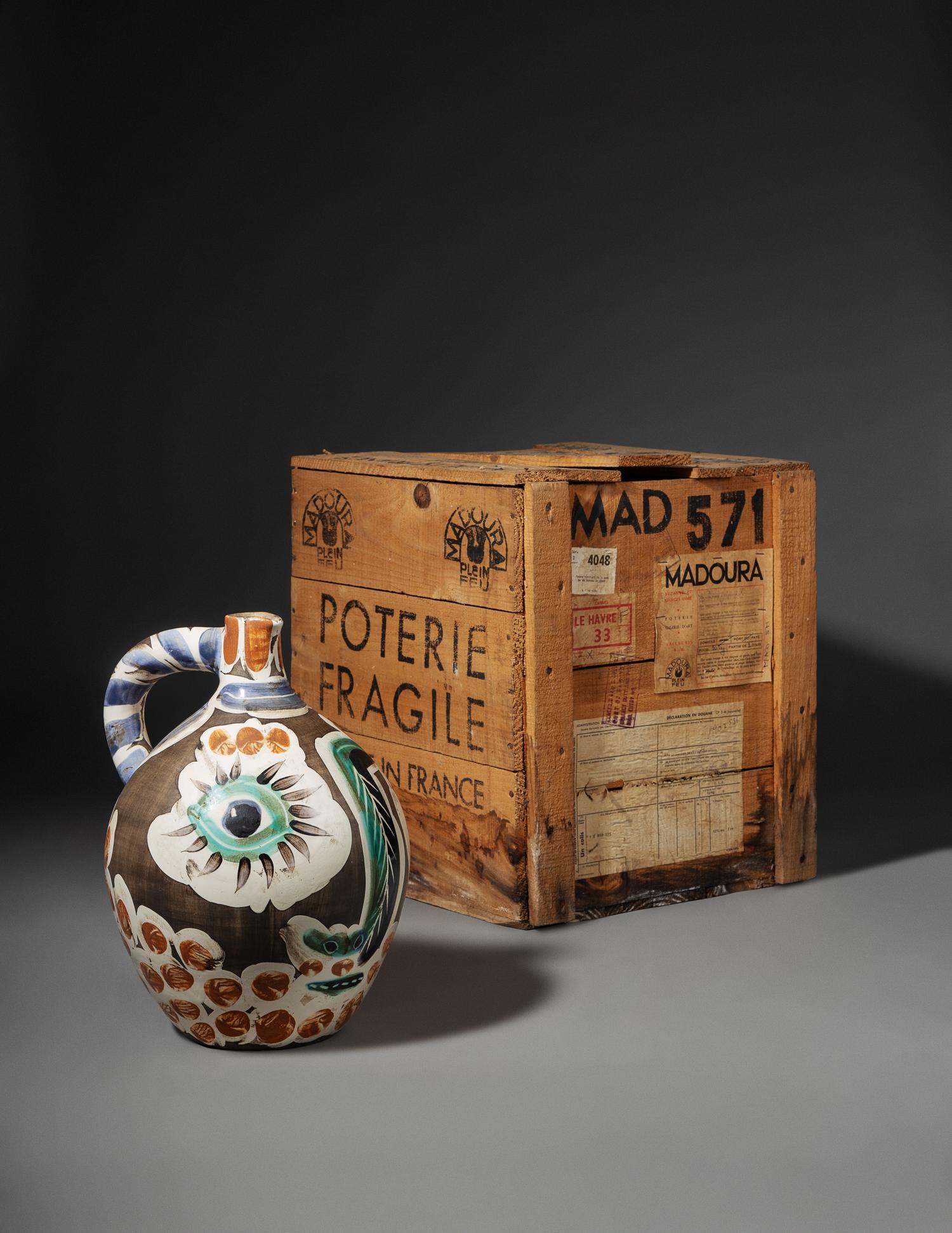 Visage au nez noir (A.R. 609), including original wooden crate from Madoura, 1969