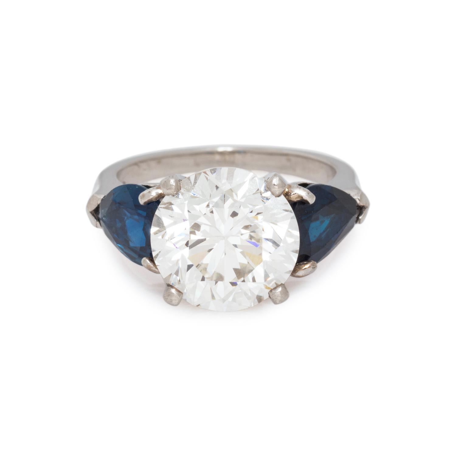 DIAMOND AND SAPPHIRE RING