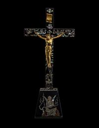 A Korean Mother-of-Pearl Inlaid Lacquered Crucifix