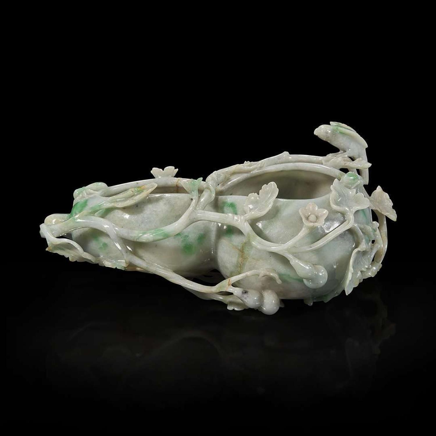 A Chinese carved jadeite double gourd brushwasher 翡翠葫芦笔洗
