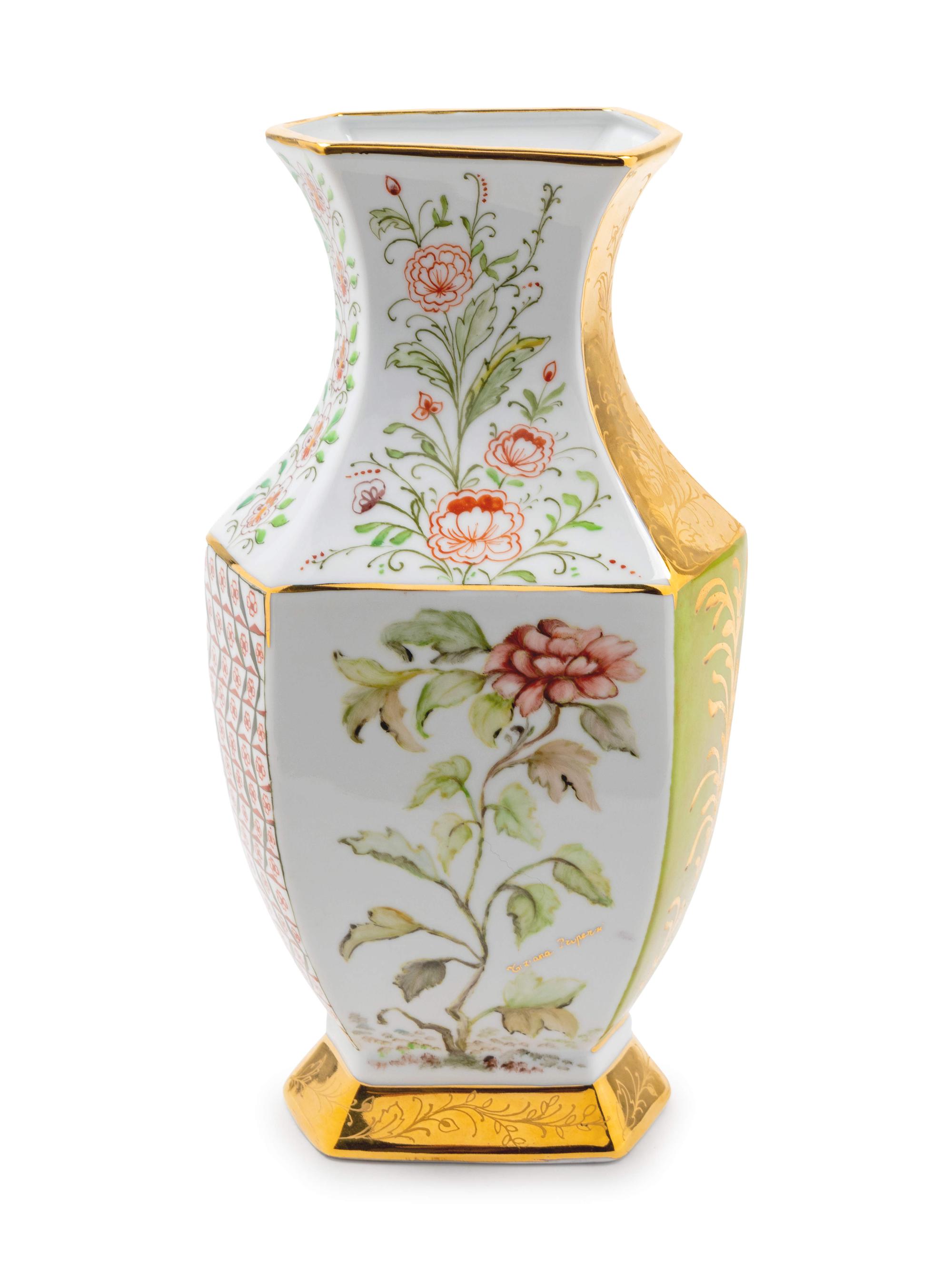 A Romanian Porcelain Vase, Crown Arpo