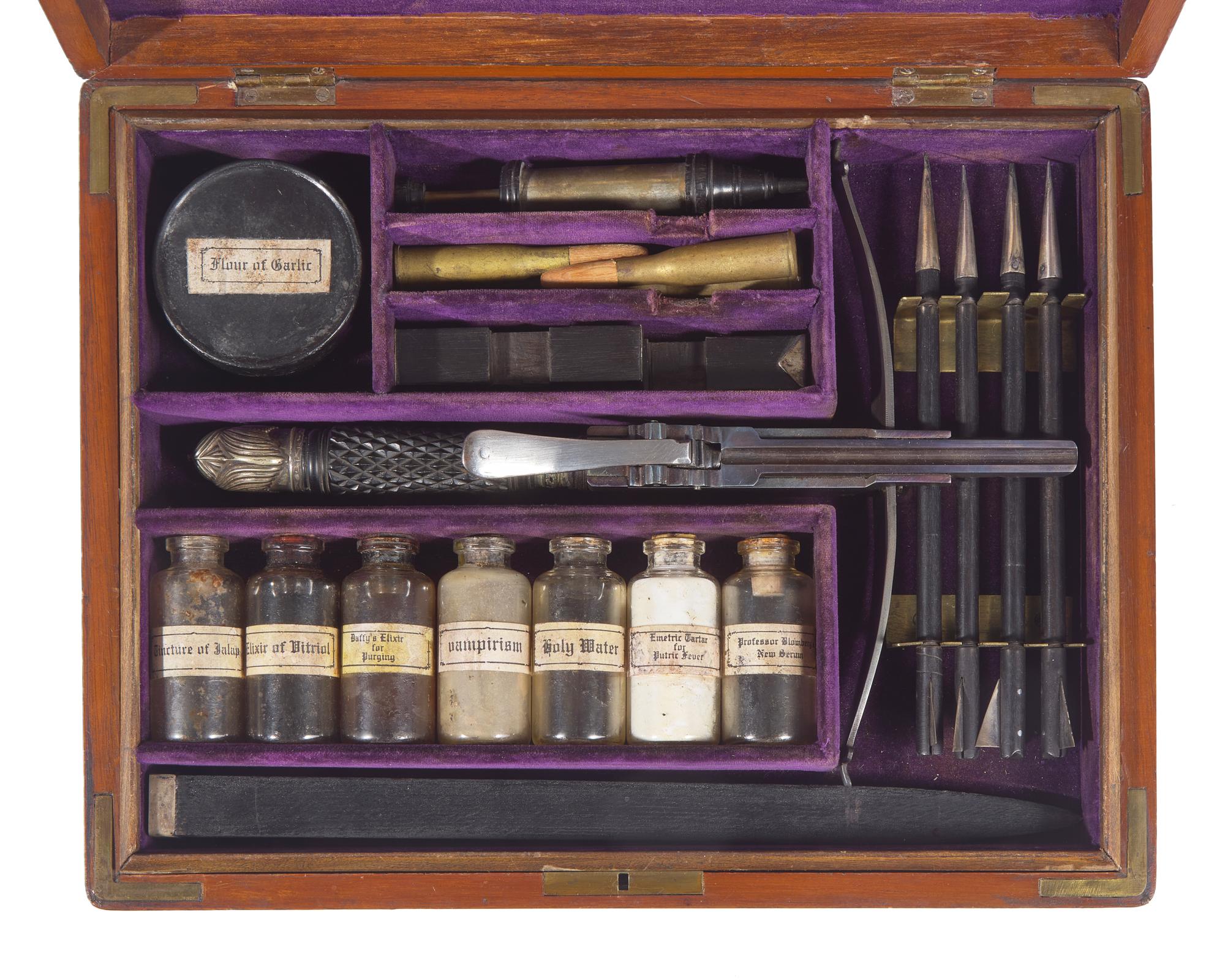 [Curiosa] Vampire Killing Kit
