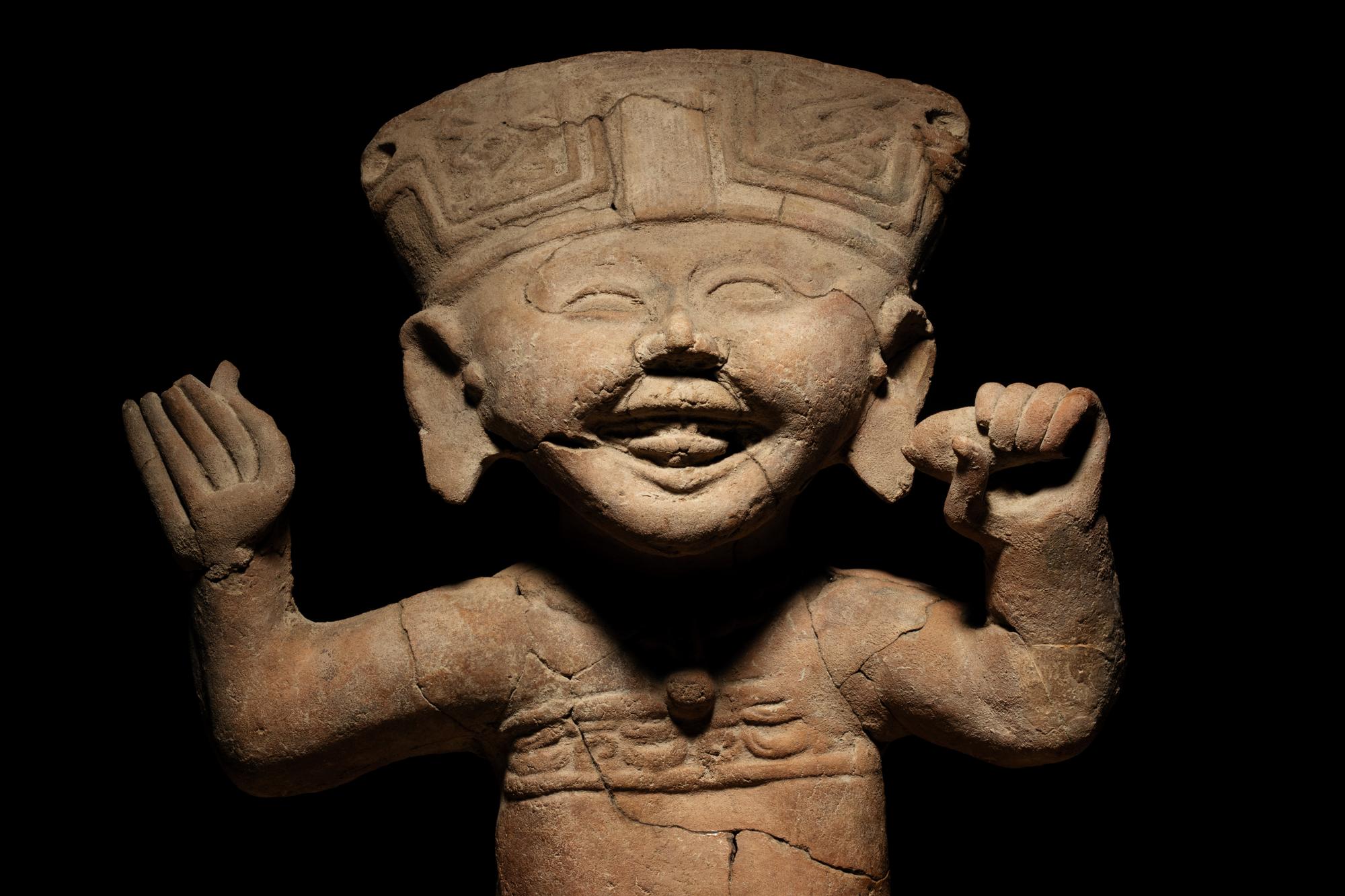 A Veracruz Sonriente Figure