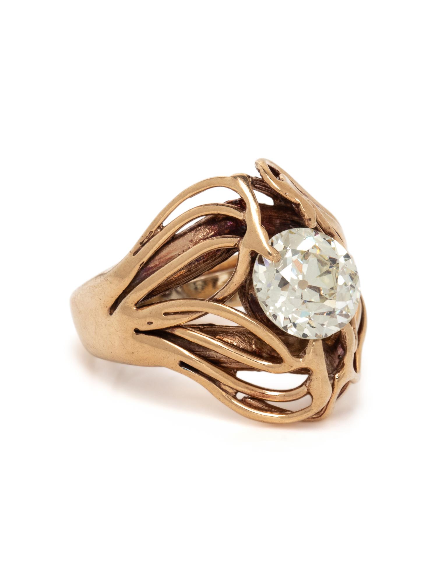 YELLOW GOLD AND DIAMOND RING