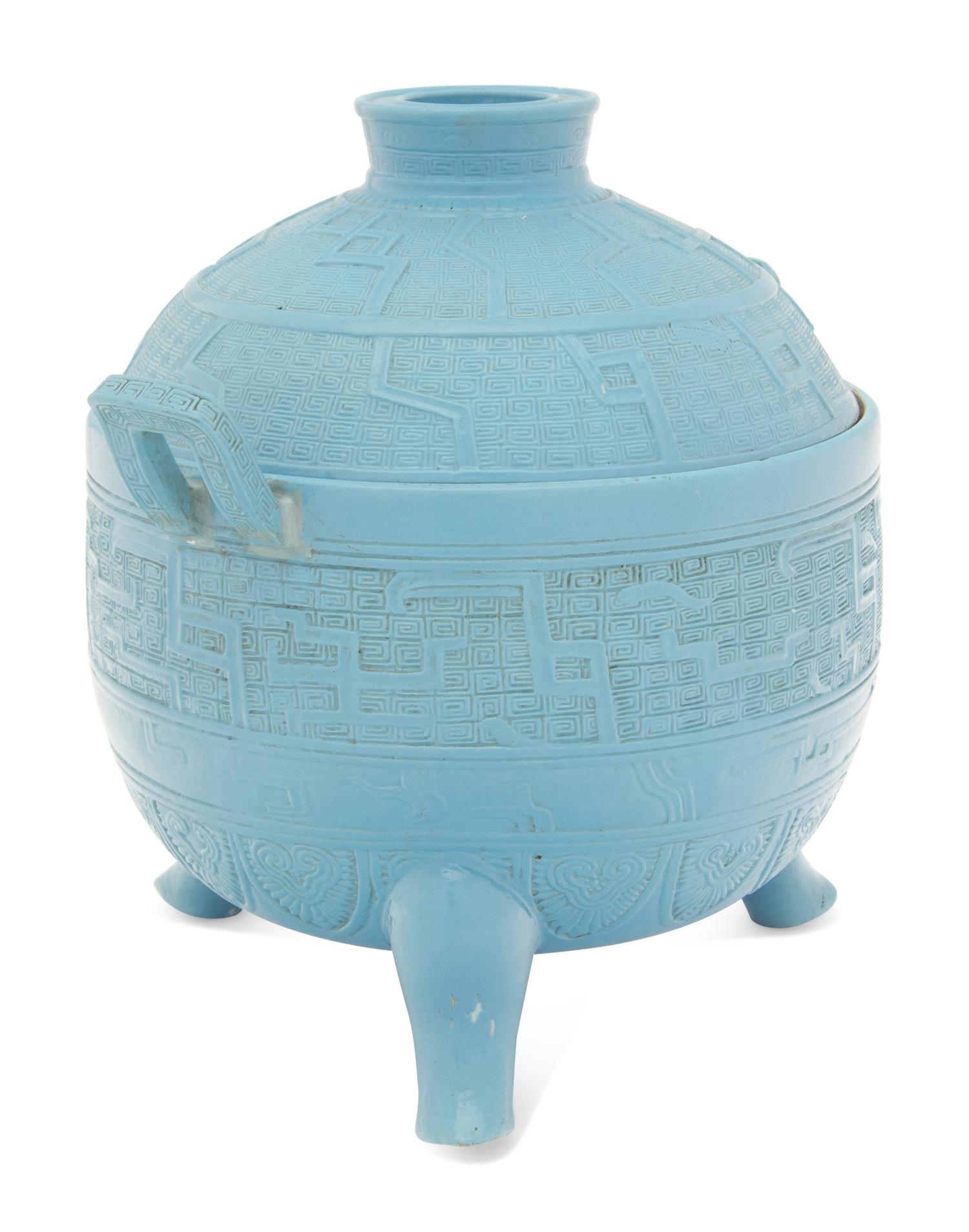 A Chinese Claire-de-Lune Porcelain Archaistic Covered Vessel