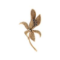 YELLOW GOLD, SAPPHIRE AND DIAMOND FLOWER BROOCH
