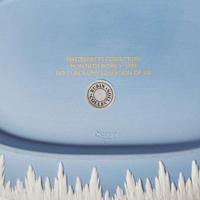 A Wedgwood Tricolor Jasperware Montieth Bowl UK, late 20th century