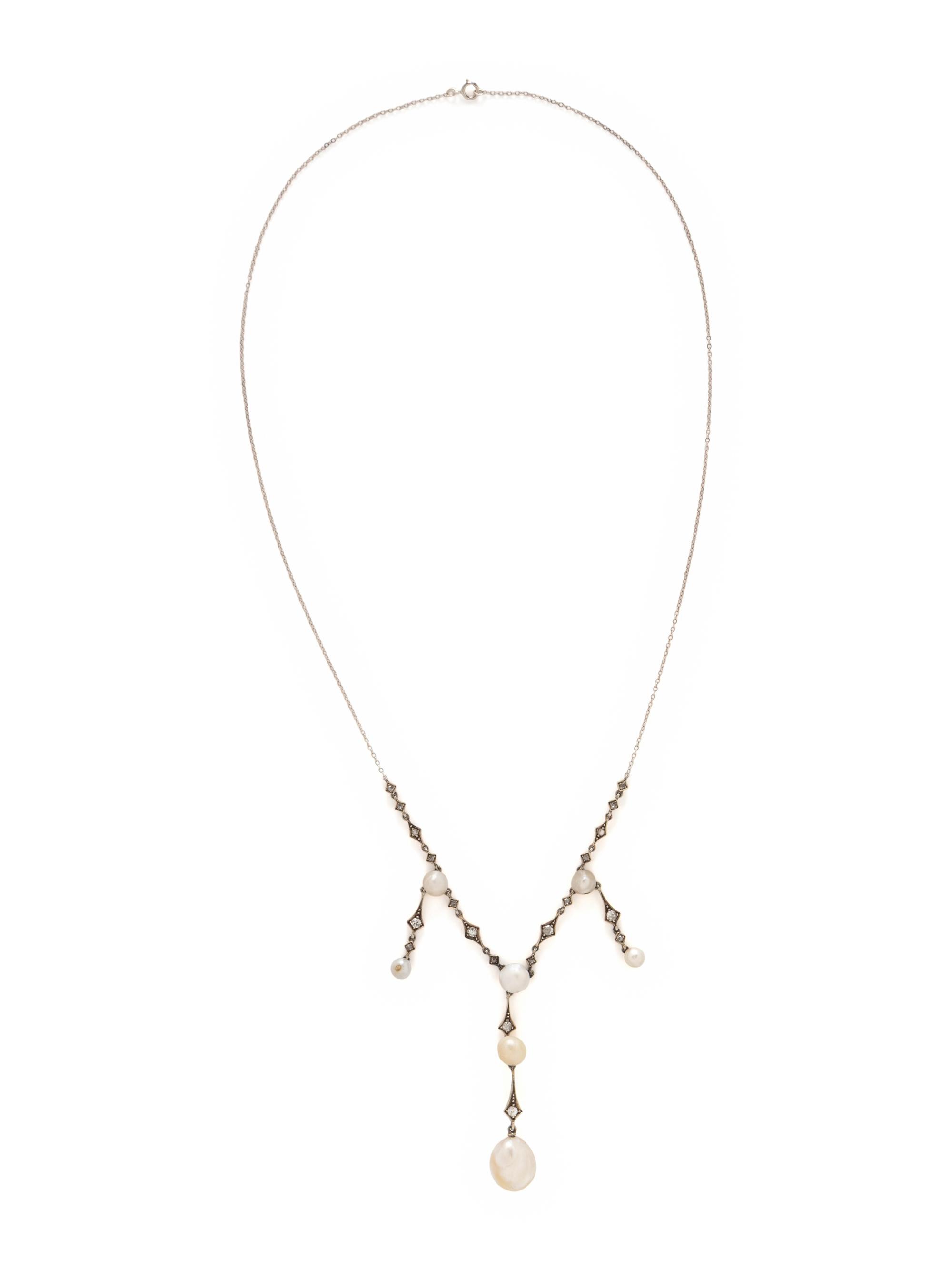 EDWARDIAN, NATURAL PEARL AND DIAMOND NECKLACE