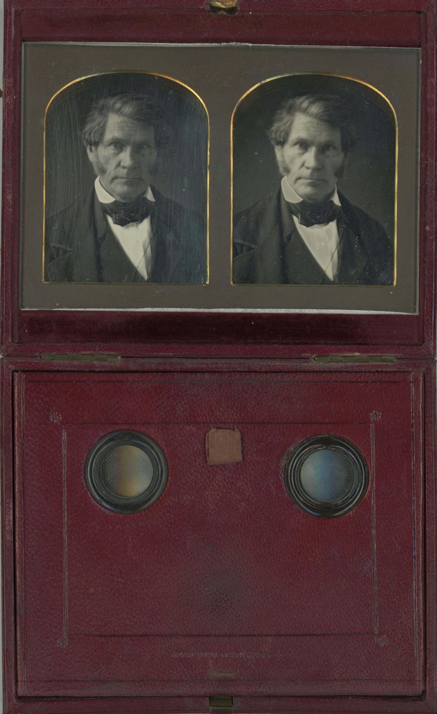 [Daguerreotype] Man in Kilburn Viewing Case