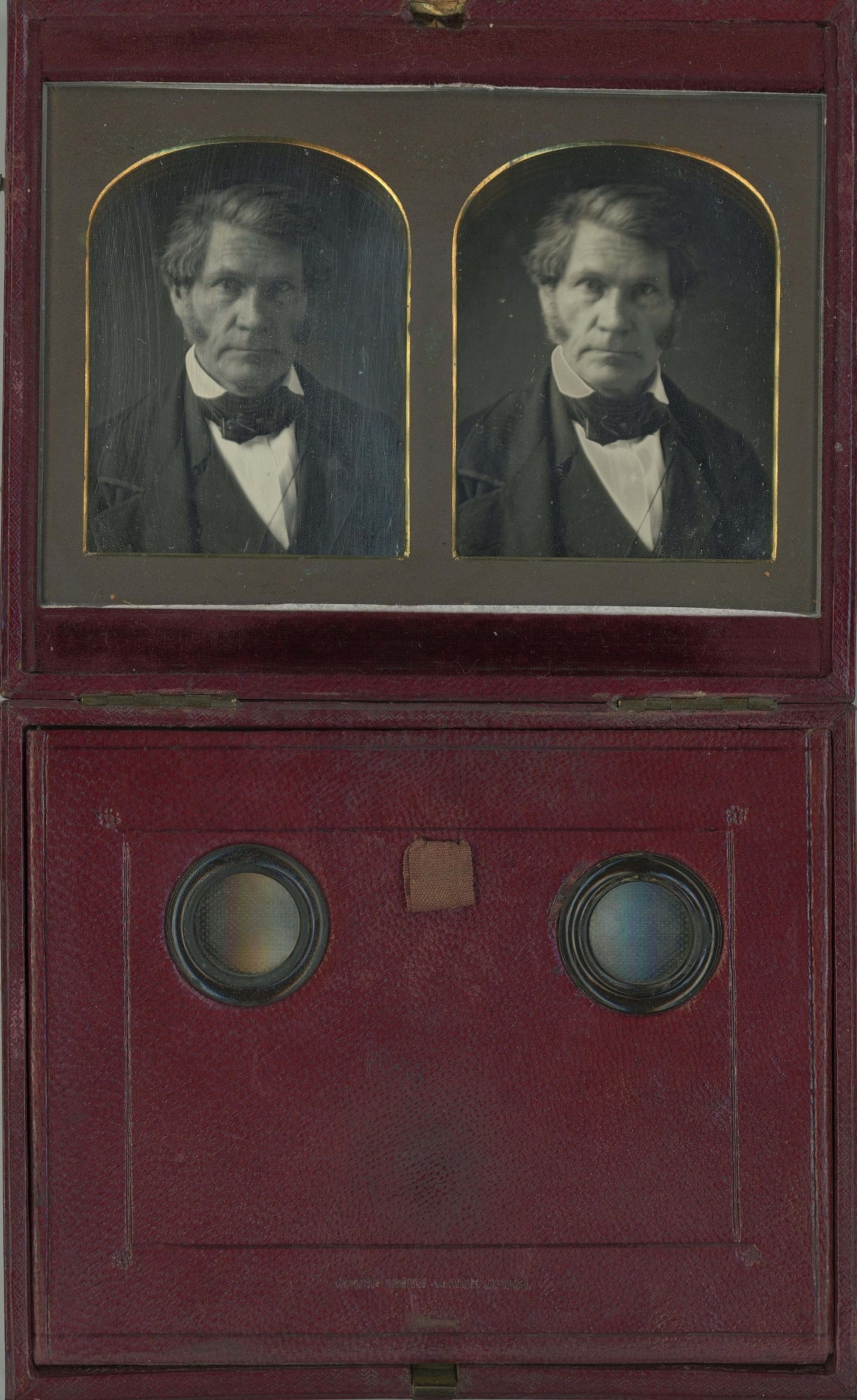 [Daguerreotype] Man in Kilburn Viewing Case