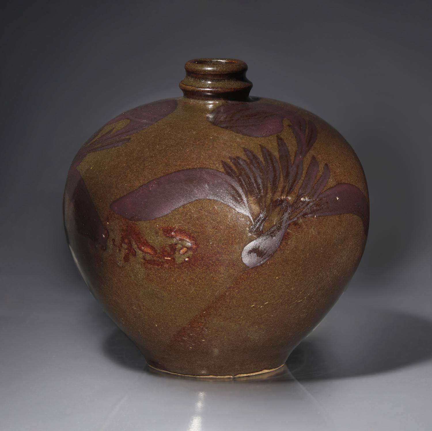 A Chinese Iron-Brown-Decorated Teadust-Glazed Vase, Jin Dynasty 金 茶葉末釉鐵鏽花紋小口瓶