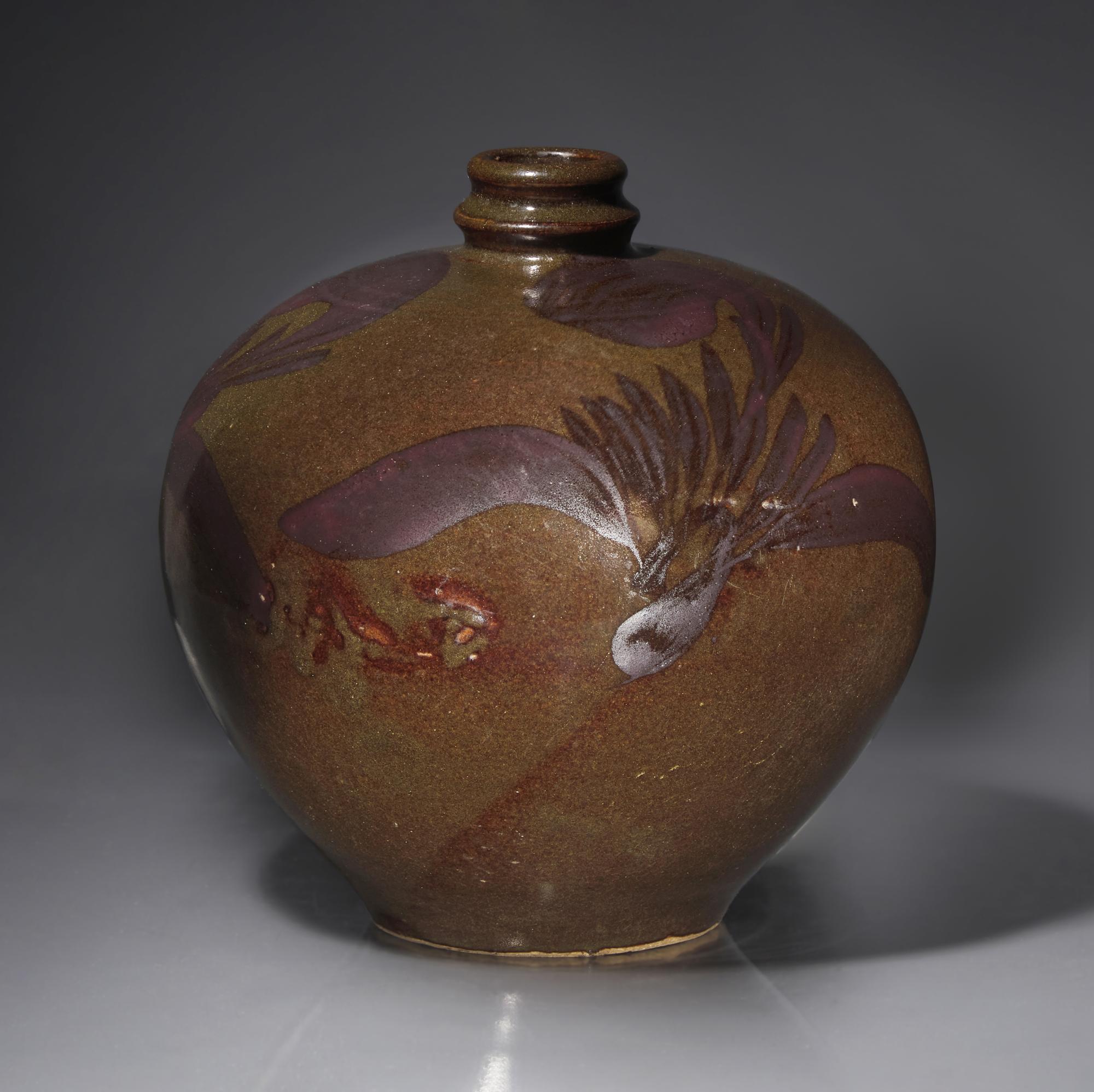 A Chinese Iron-Brown-Decorated Teadust-Glazed Vase, Jin Dynasty 金 茶葉末釉鐵鏽花紋小口瓶