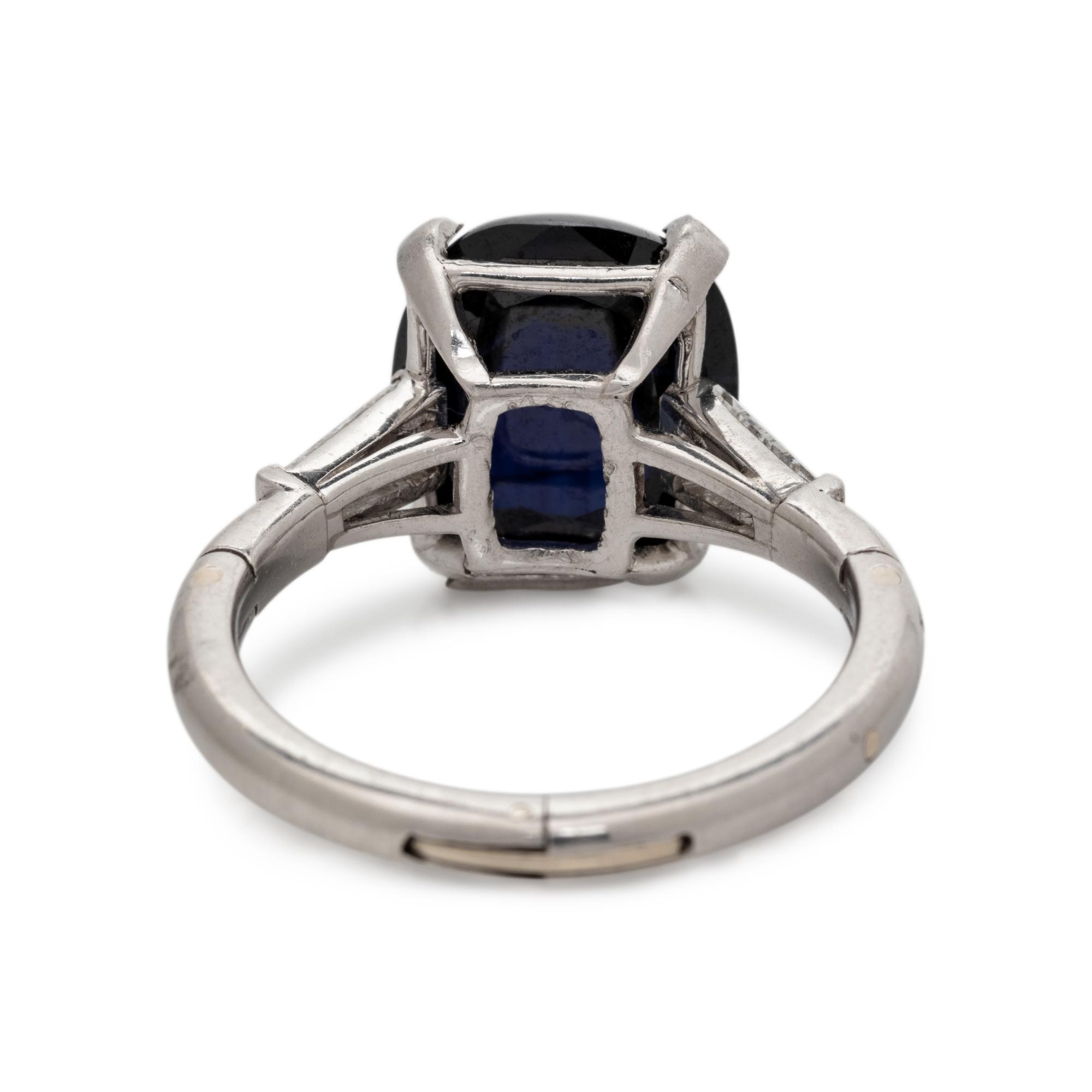 SAPPHIRE AND DIAMOND RING