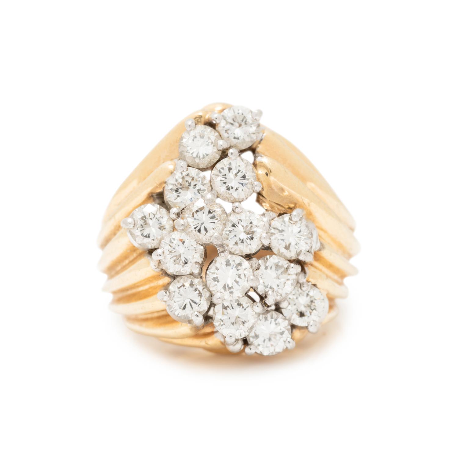 YELLOW GOLD AND DIAMOND RING