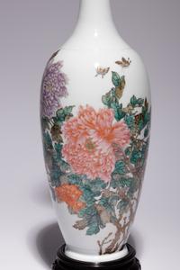 A Famille Rose Porcelain Amphora Vase