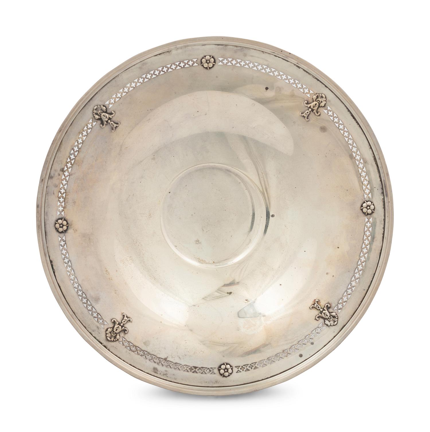 A Pair of Silver Mint Dishes and Tazze