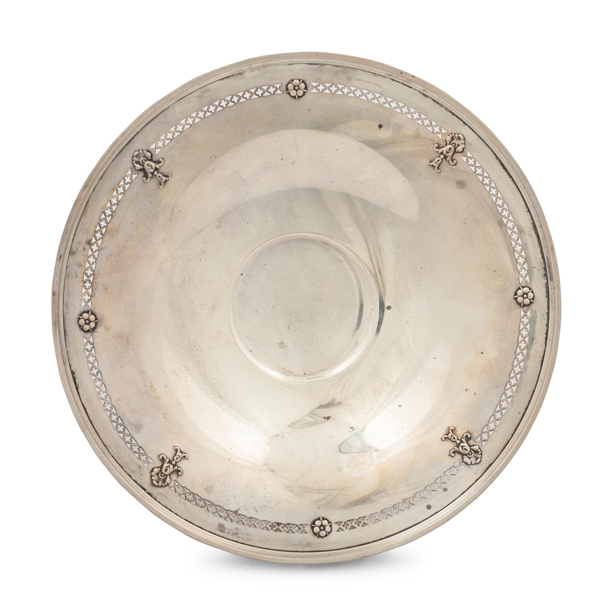 A Pair of Silver Mint Dishes and Tazze