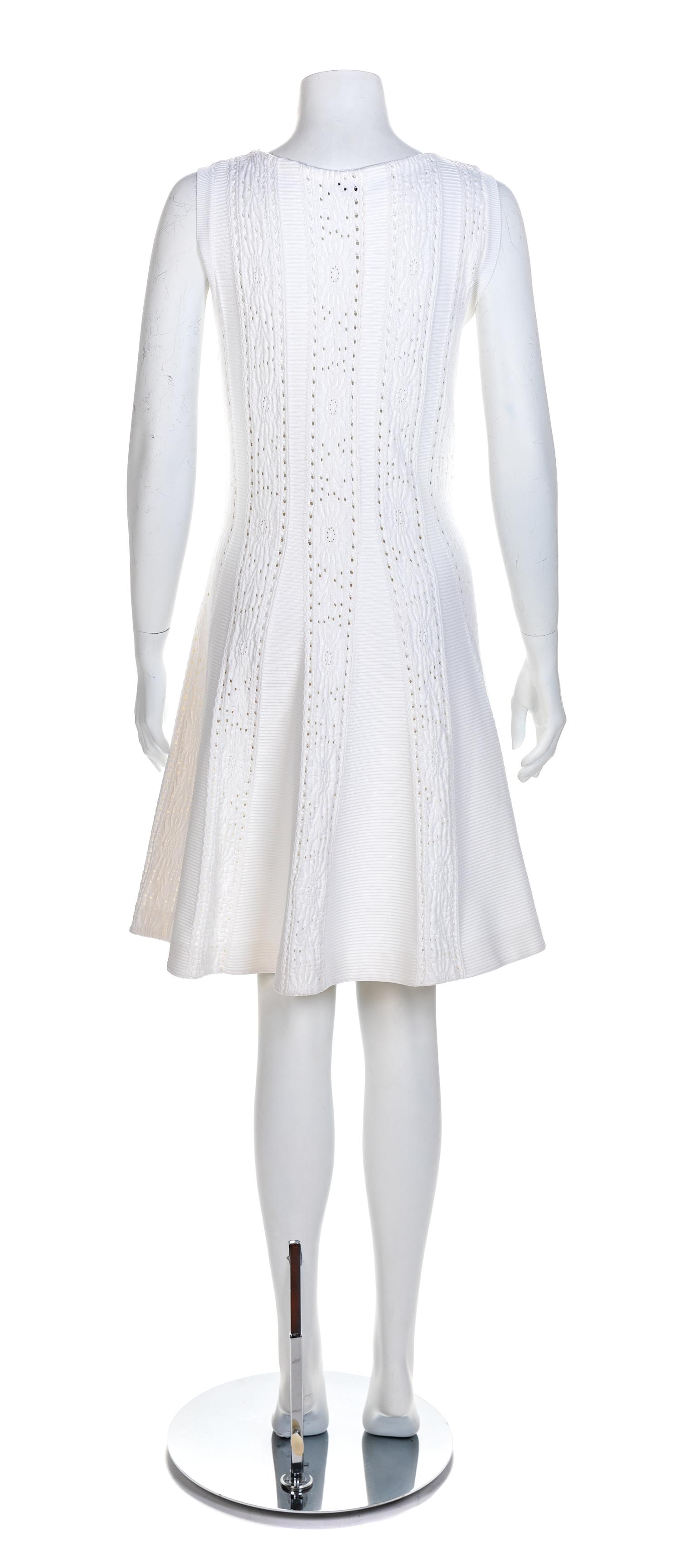 Valentino White Ribbed Dress, 1990-2000s Size label: Large