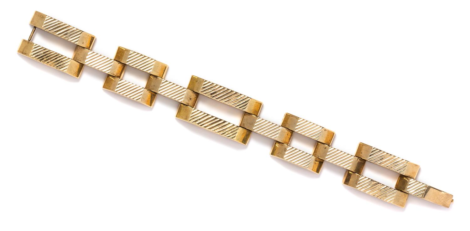 A Retro Yellow Gold Link Bracelet, 49.60 dwts.