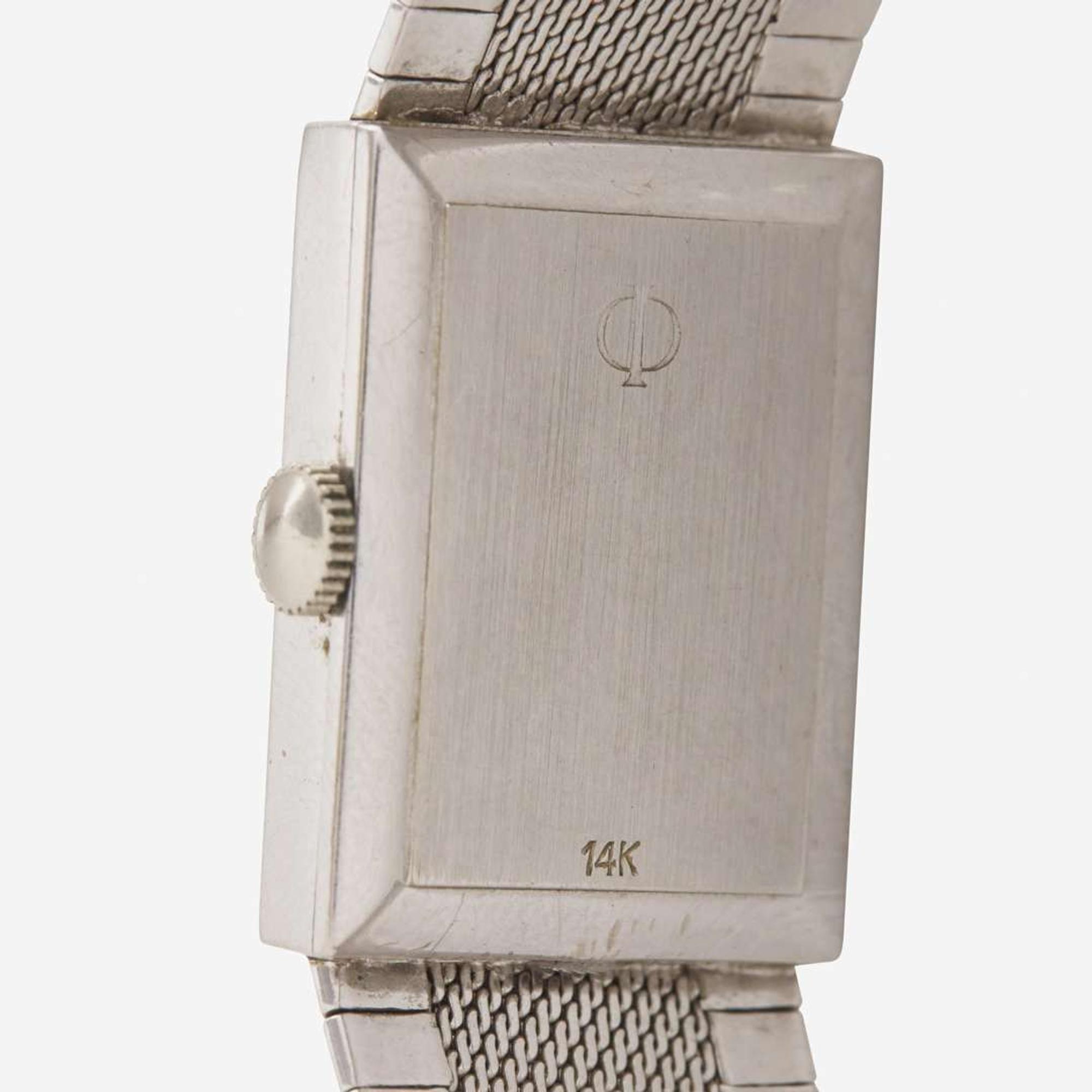 A Ladies 14K White Gold Baume & Mercier Watch 17 Jewels