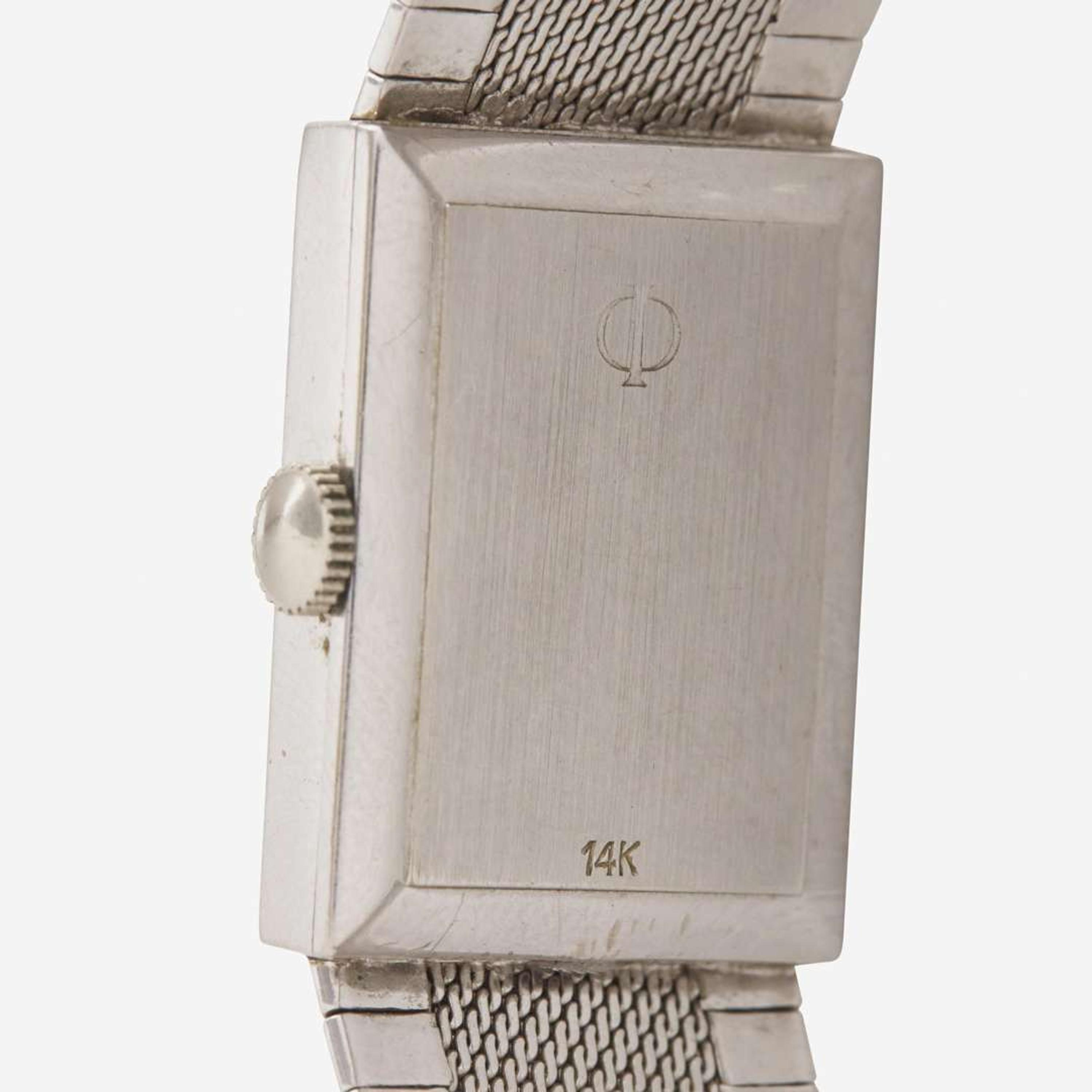 A Ladies 14K White Gold Baume & Mercier Watch 17 Jewels