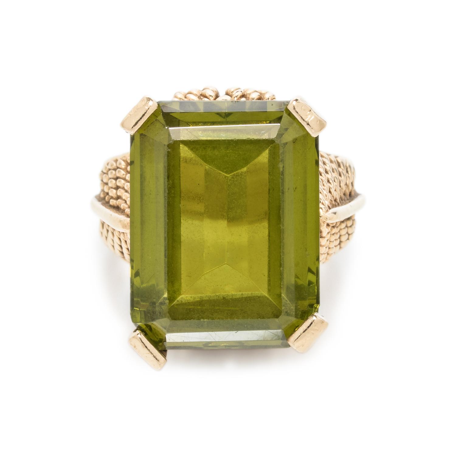 GREEN SYNTHETIC SPINEL RING