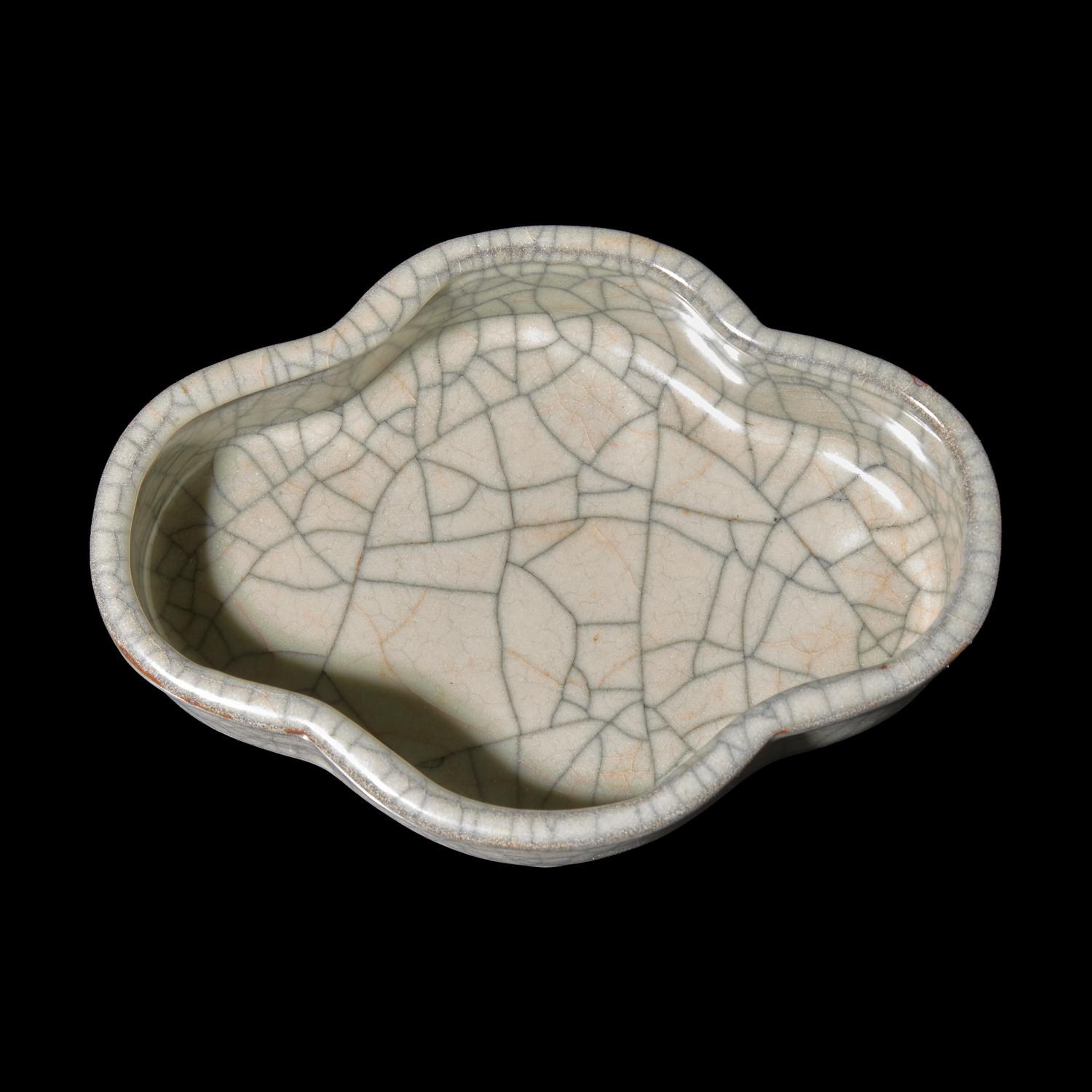 A Chinese Ge- Type Narcissus Bowl — 仿哥窯海棠式水仙盆