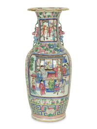 A Large Chinese Famille Rose Porcelain Vase