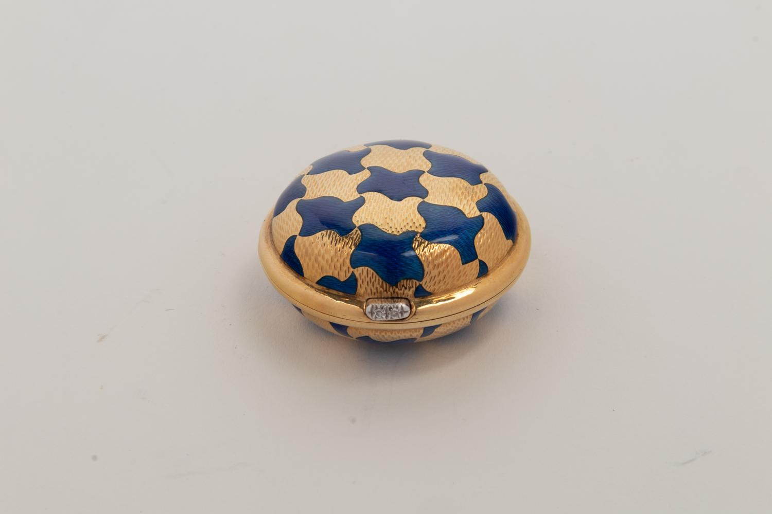 An 18 Karat Gold, Enamel and Diamond-Inset Bonbonnière