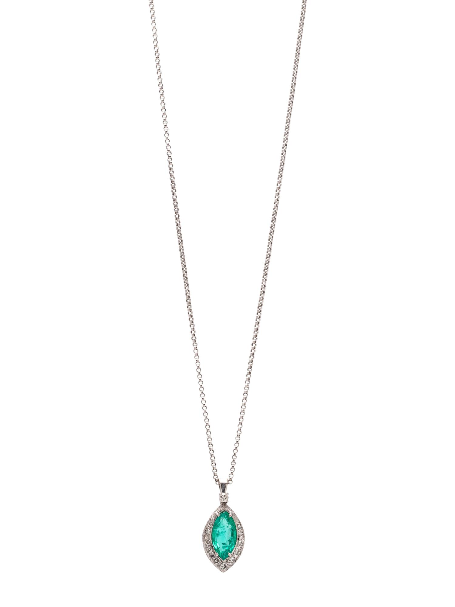 EMERALD AND DIAMOND PENDANT/NECKLACE