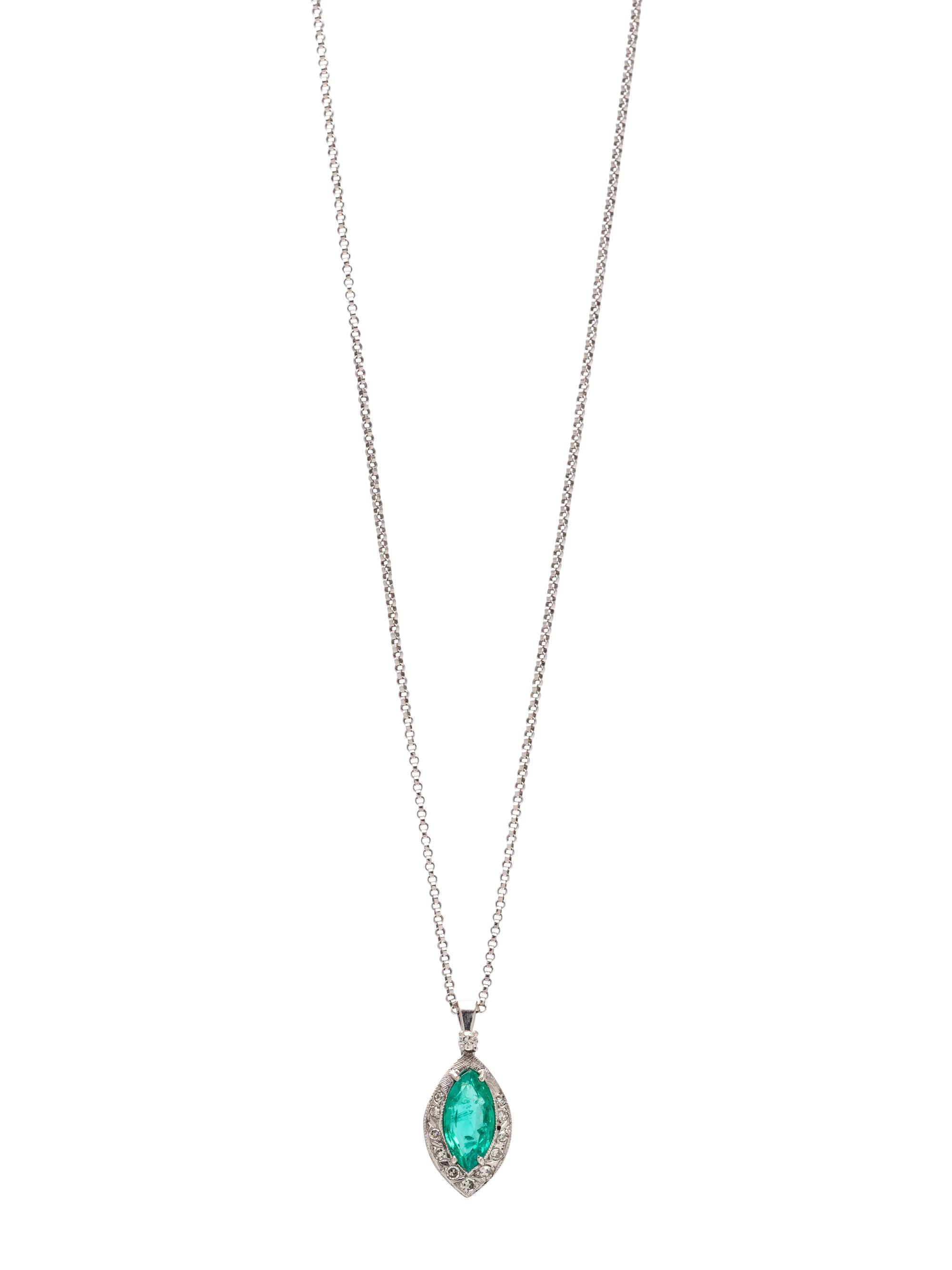 EMERALD AND DIAMOND PENDANT/NECKLACE