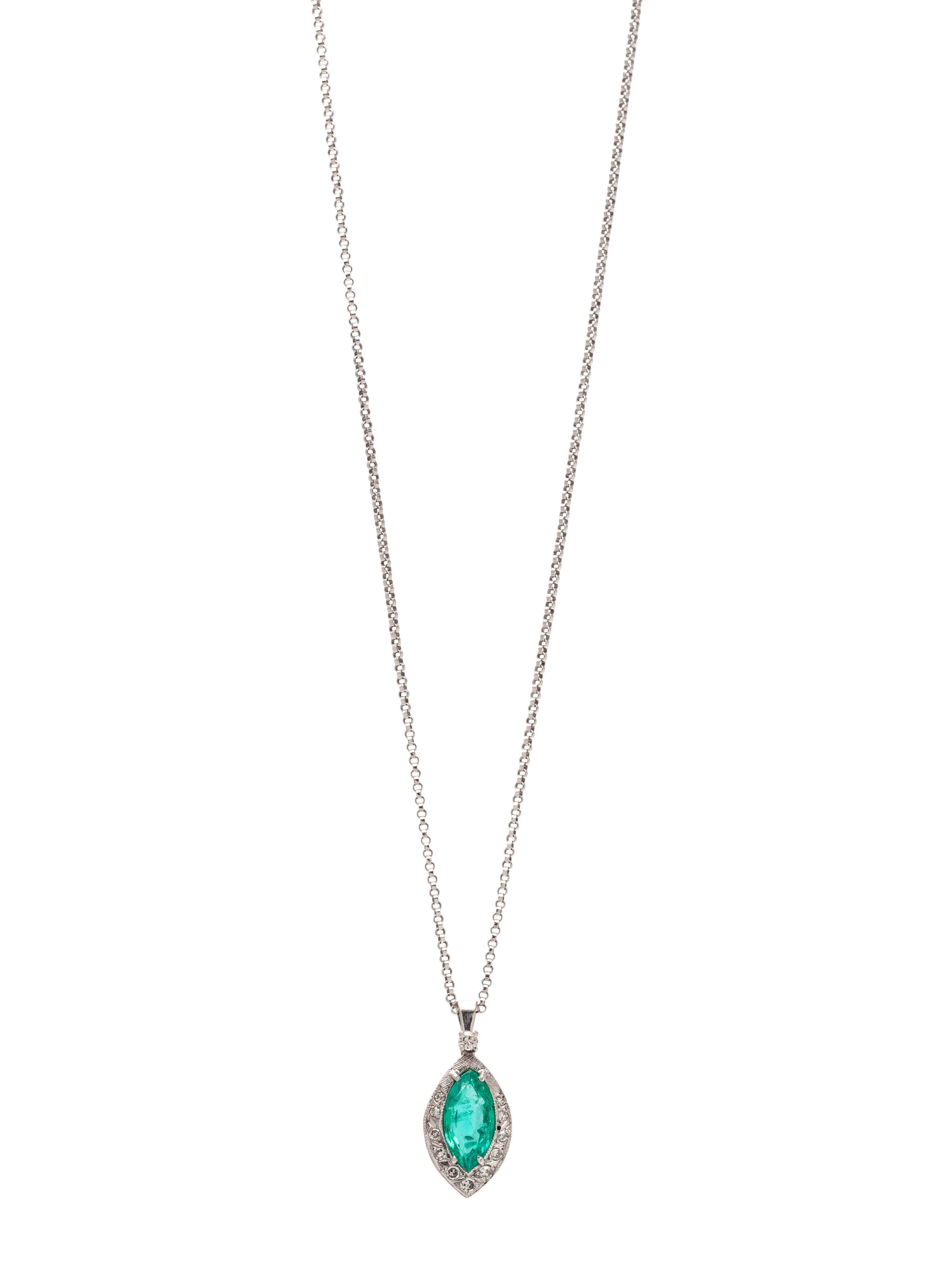 EMERALD AND DIAMOND PENDANT/NECKLACE