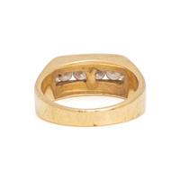 YELLOW GOLD AND DIAMOND RING