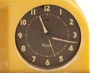 A Westclox Moonbeam Model S5-J Radio