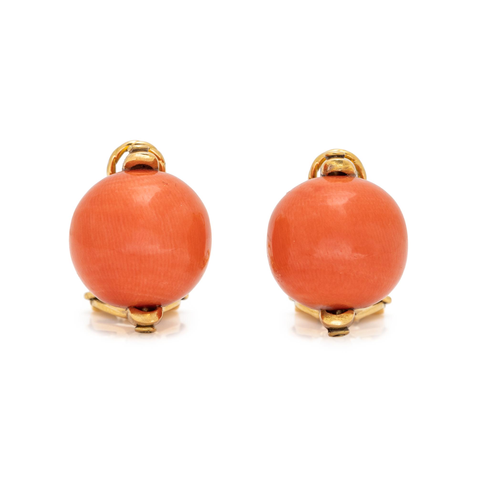 YELLOW GOLD AND CORAL BEAD SUITE