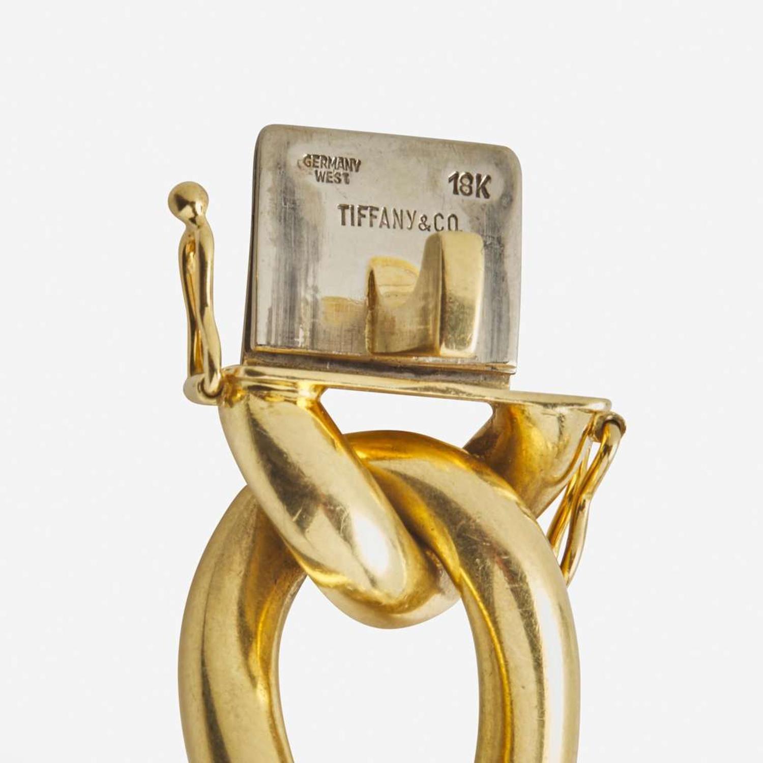 An 18K Tiffany & Co Large Link Bracelet