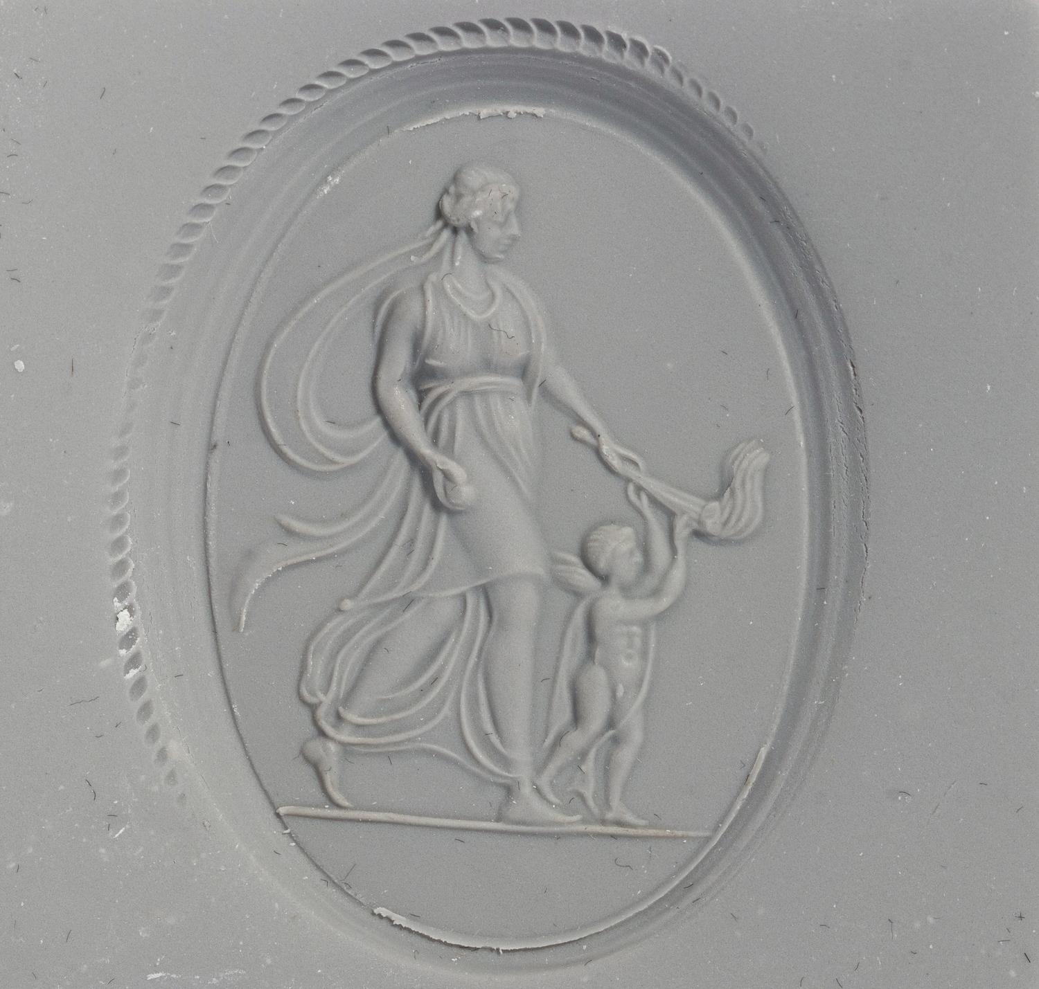 A Gold Brooch with A Banded Agate Engraved Intaglio