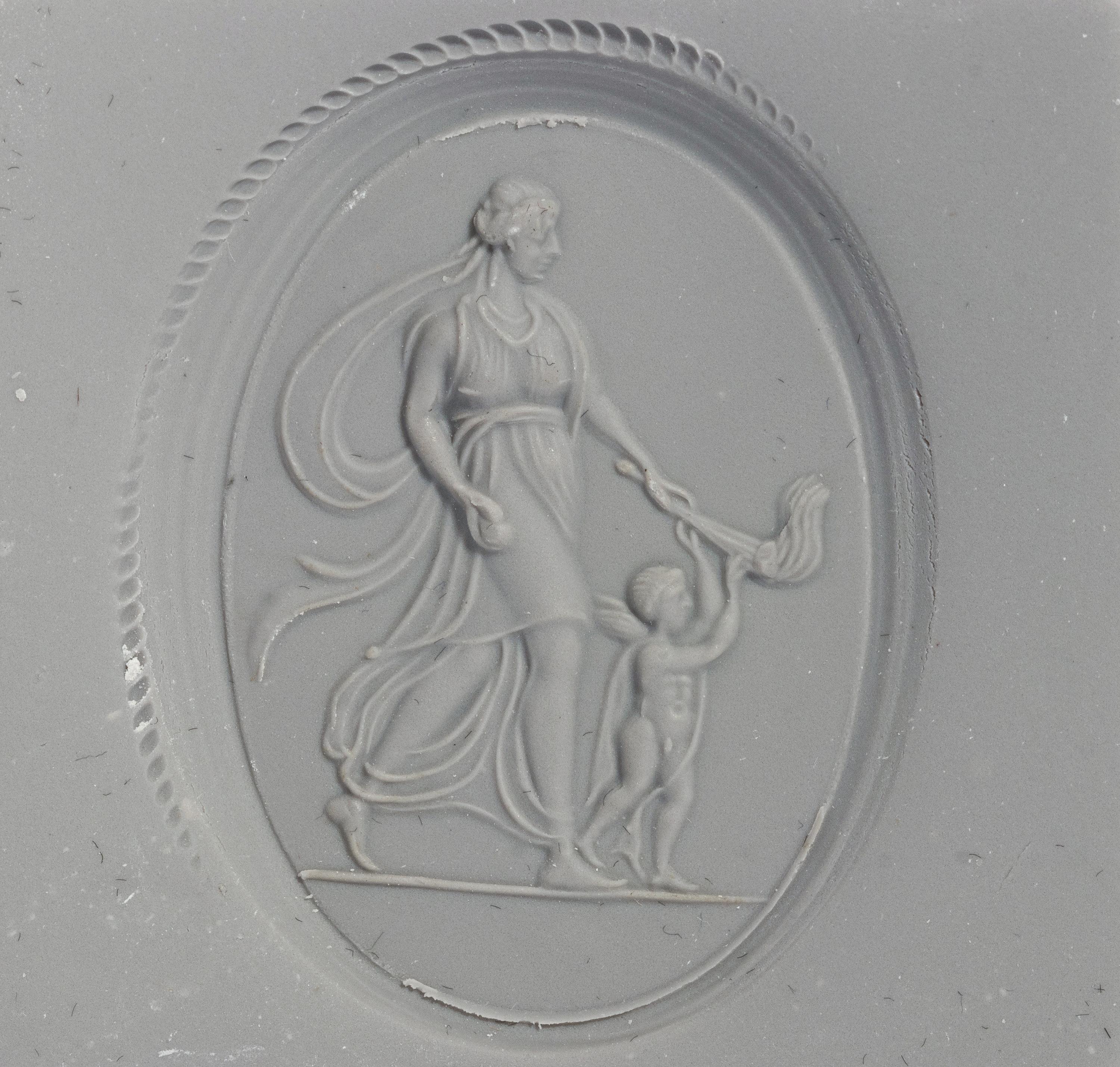 A Gold Brooch with A Banded Agate Engraved Intaglio