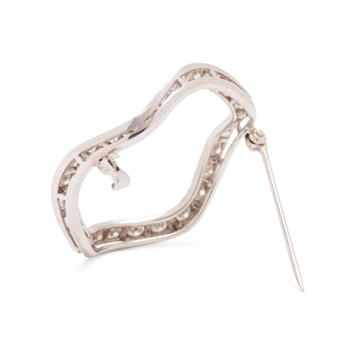DIAMOND CIRCLE BROOCH