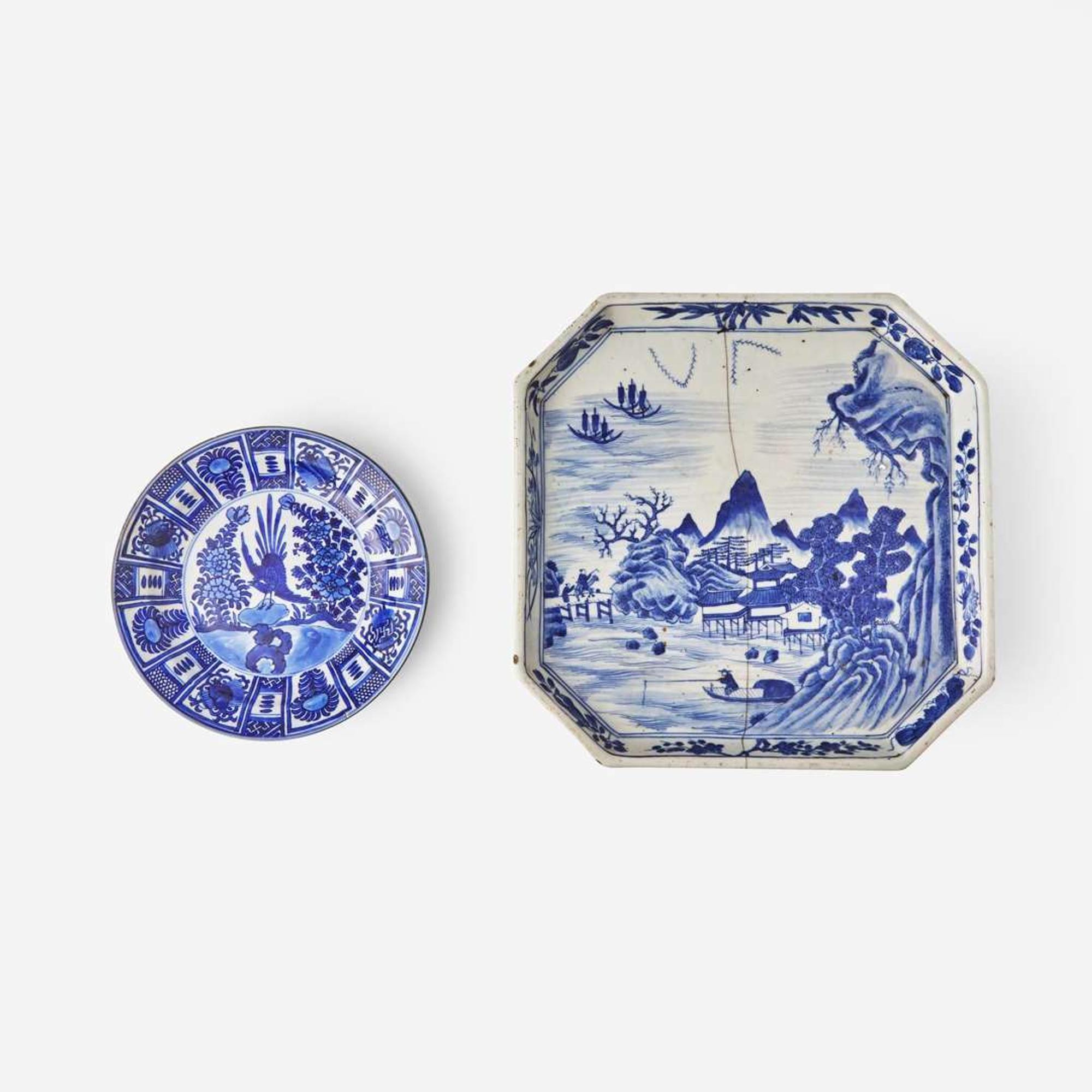 A Kraak style dish and an unusual blue and white stand 克拉克風格盤及青花底座 The first Kangxi period, the second Jiaqing ????? ?????