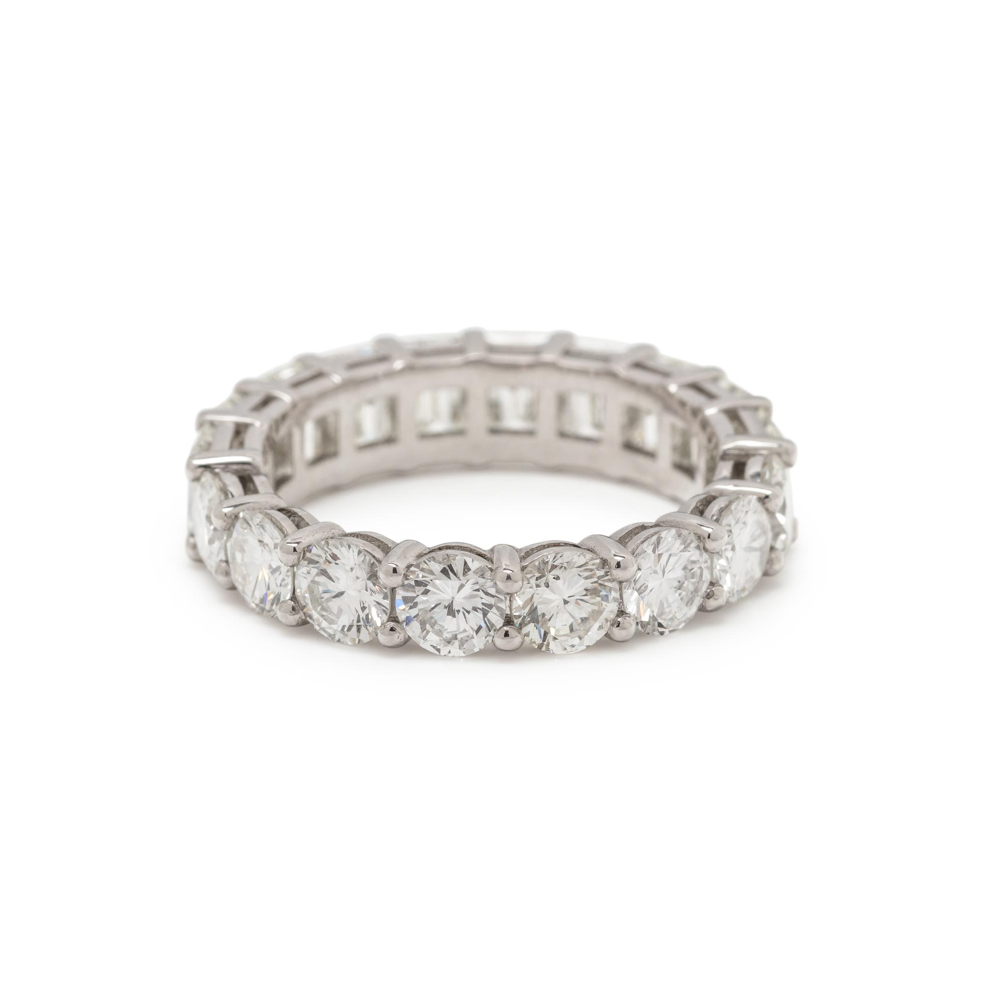 TWO-SIDED DIAMOND ETERNITY BAND