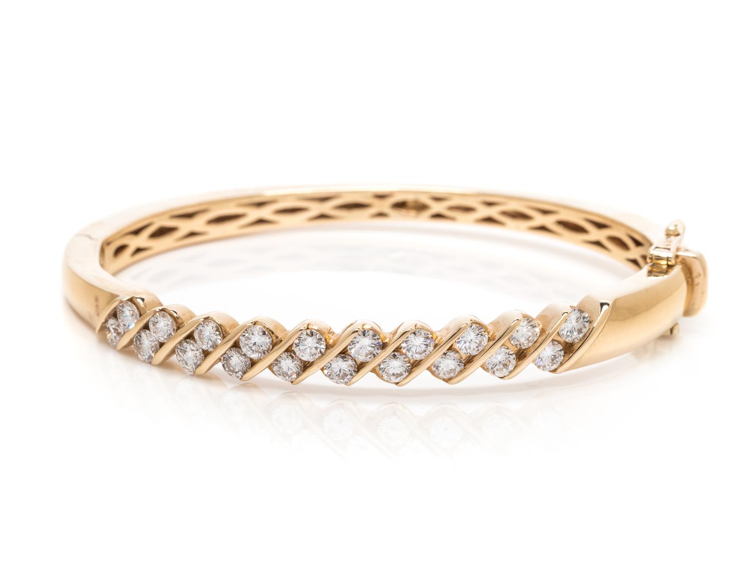 YELLOW GOLD AND DIAMOND BANGLE BRACELET